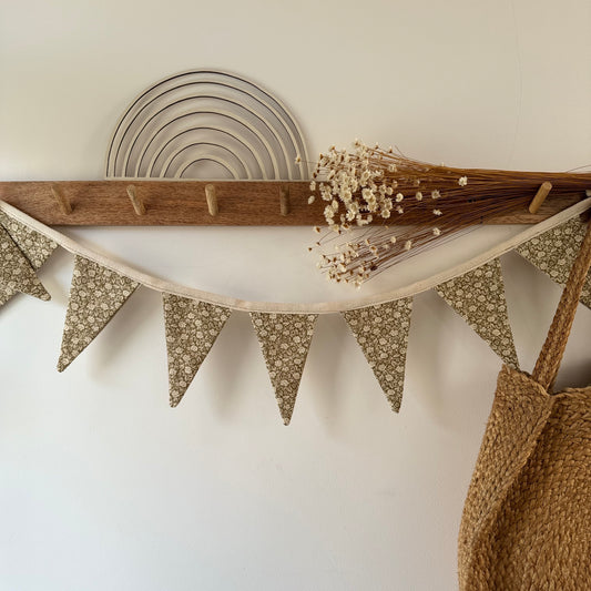 12 Flag Green Floral Fabric Bunting