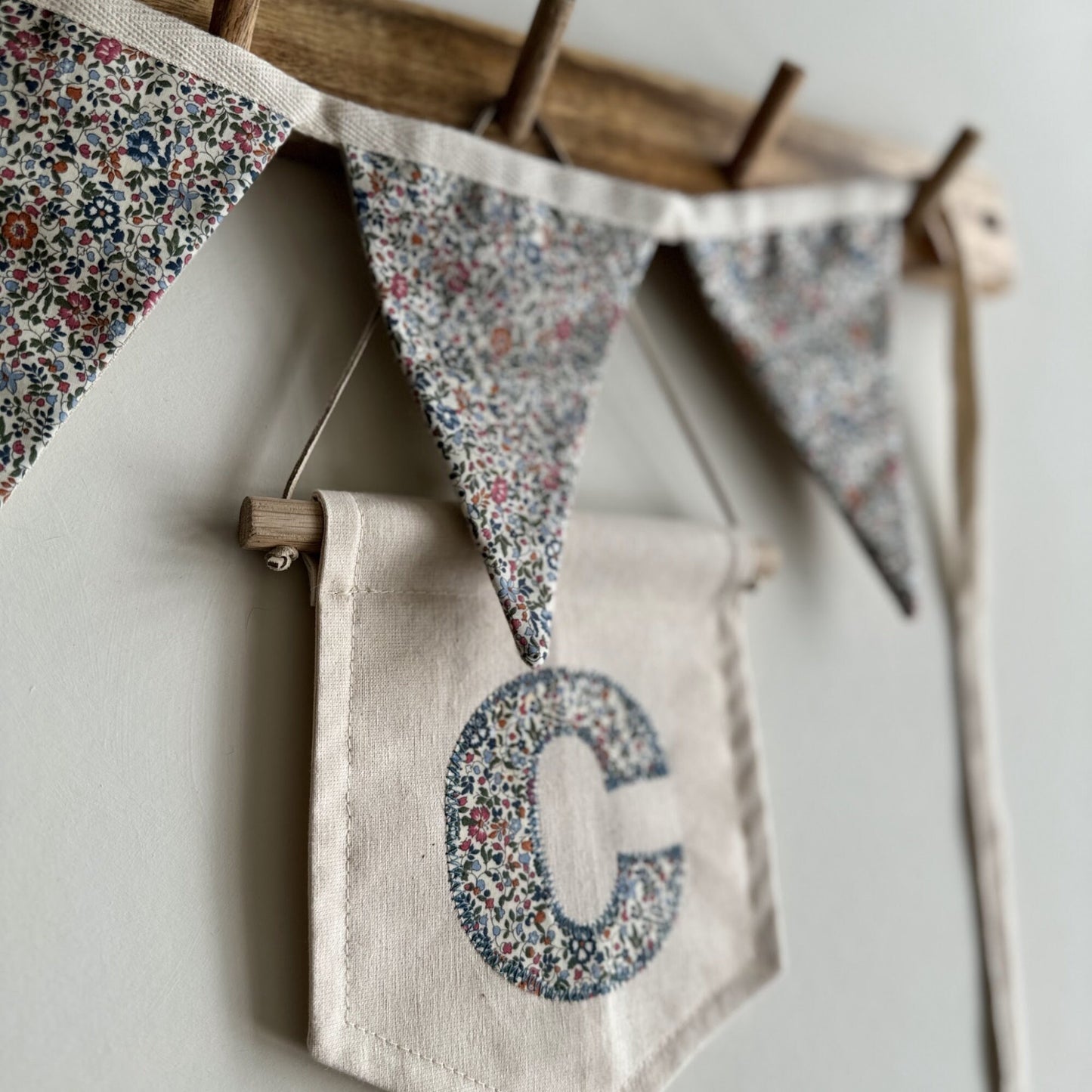 8 Flag Floral Fabric Bunting